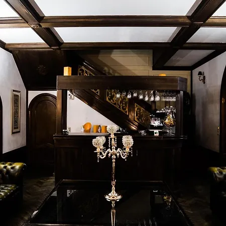 Le Manoir Du Prince De Liege Bed & Breakfast 4*